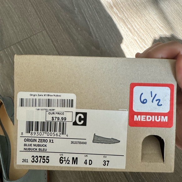 Clark’s Suede Flats - Picture 2 of 4